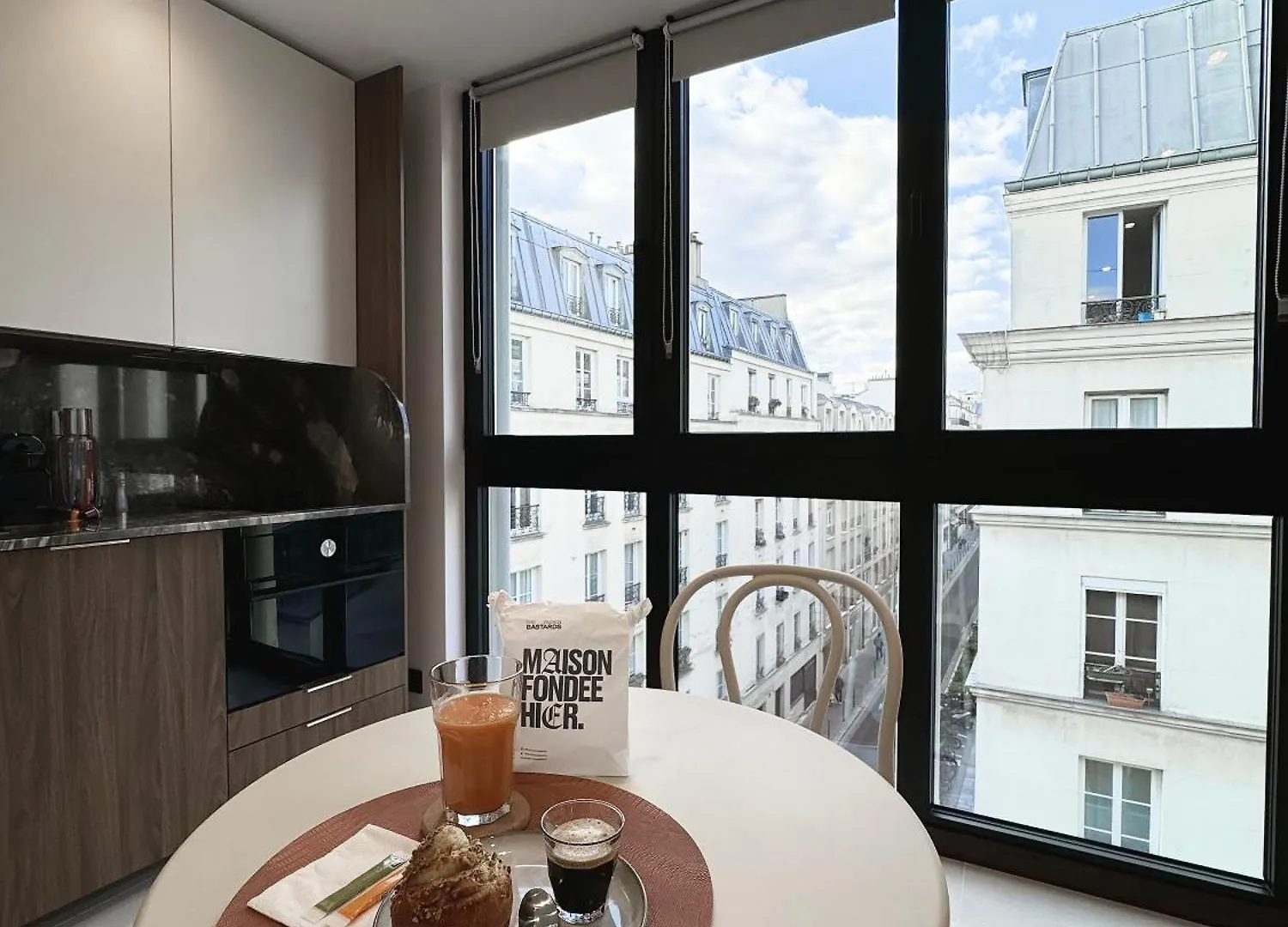 Apartment Thesuite - Parmentier - Monthly Only