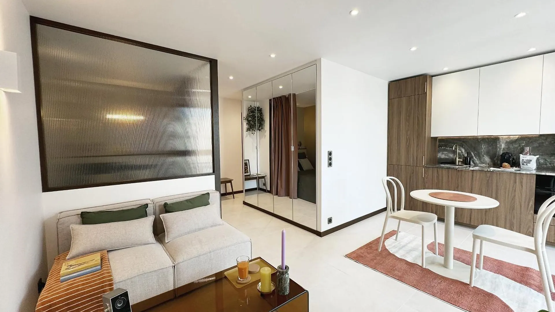 Apartment Thesuite - Parmentier - Monthly Only